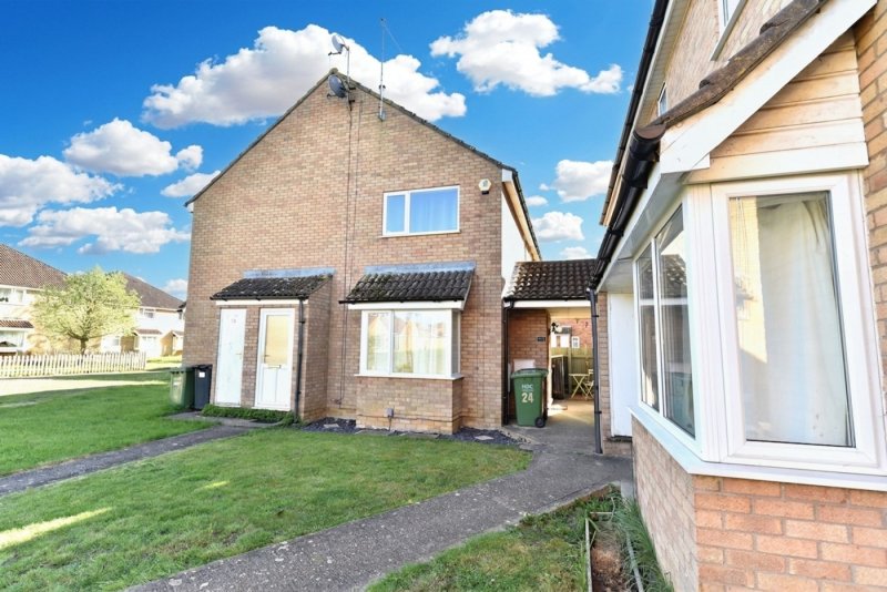 1 bedroom house in Gainsborough Drive, St. Ives