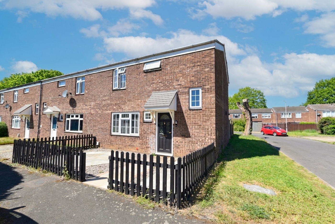 3 bedroom house in Kingsley Court