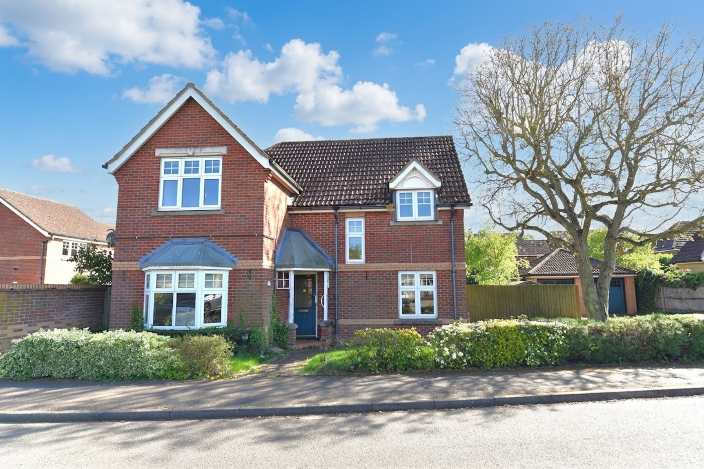 4 bedroom house in Sumerling Way