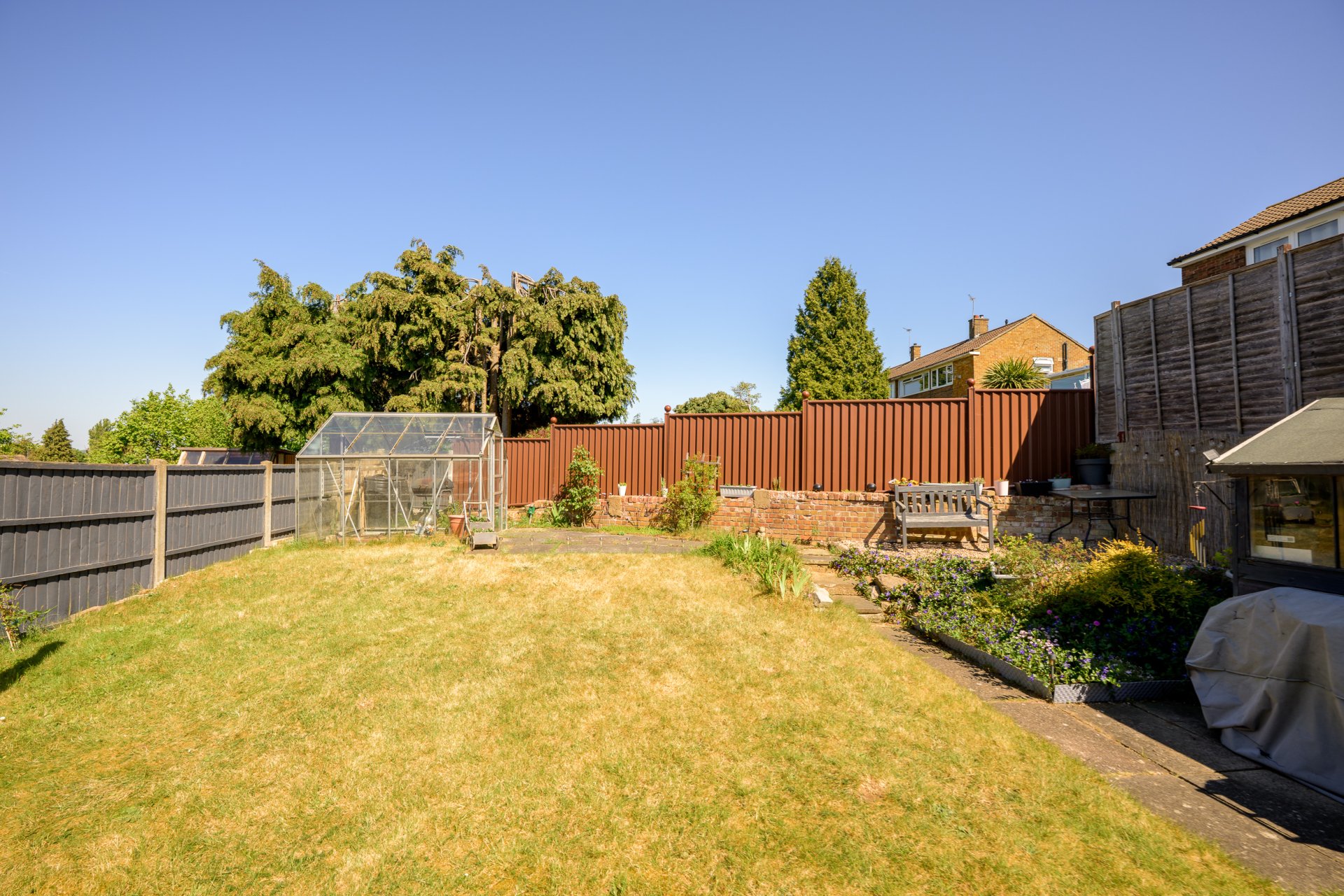 3 bed Semi-detached, 8 Saltersford Grove, NG31 7HP