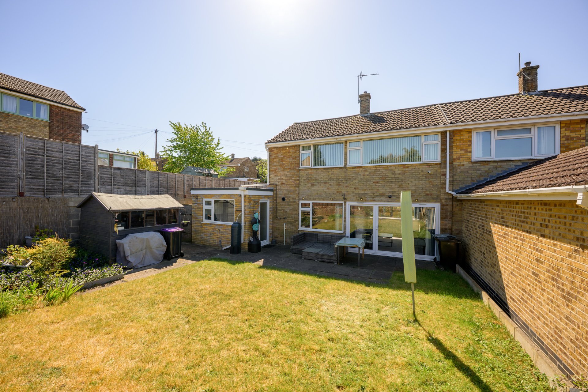 3 bed Semi-detached, 8 Saltersford Grove, NG31 7HP