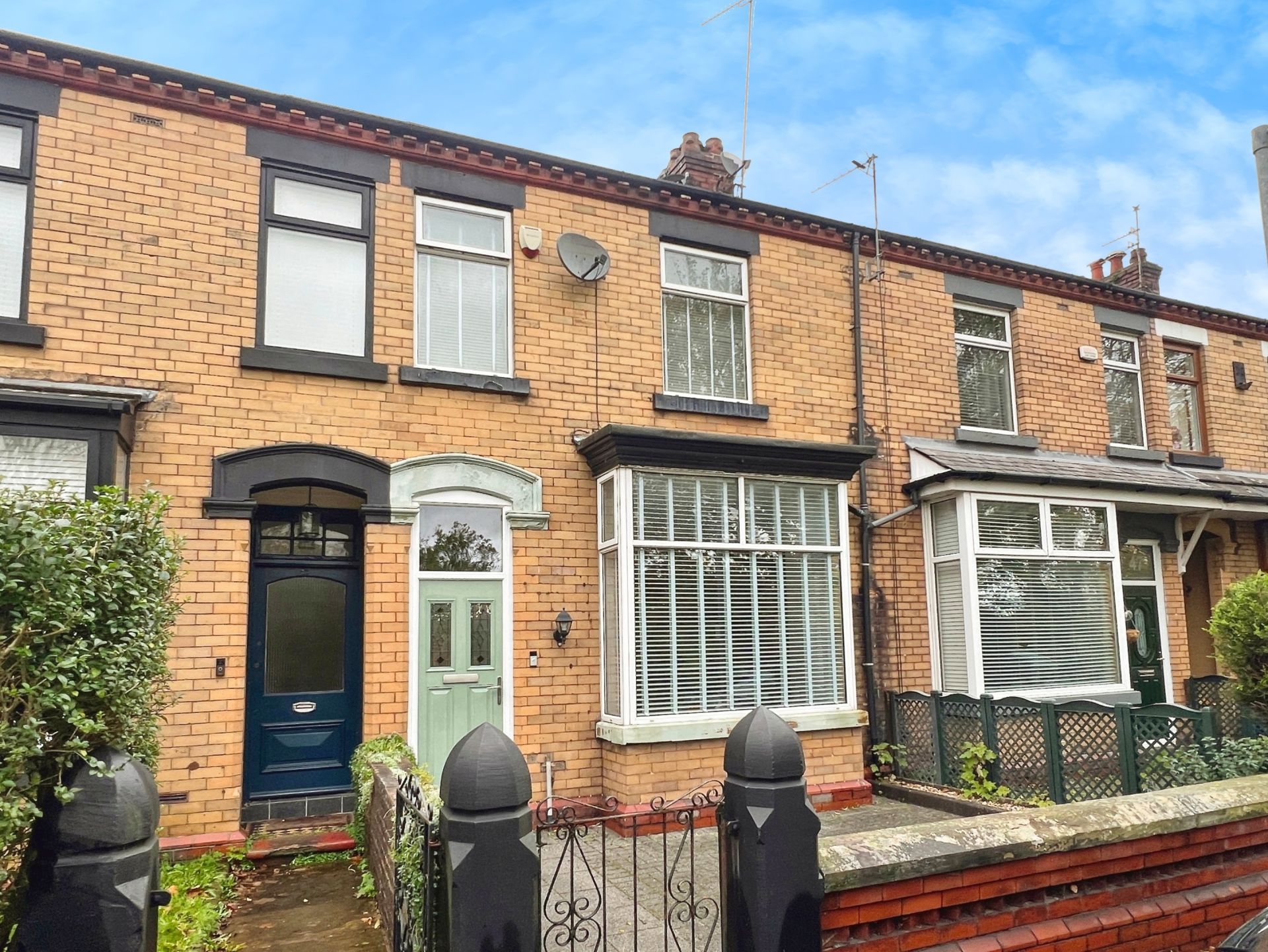 Station Road, Kearsley