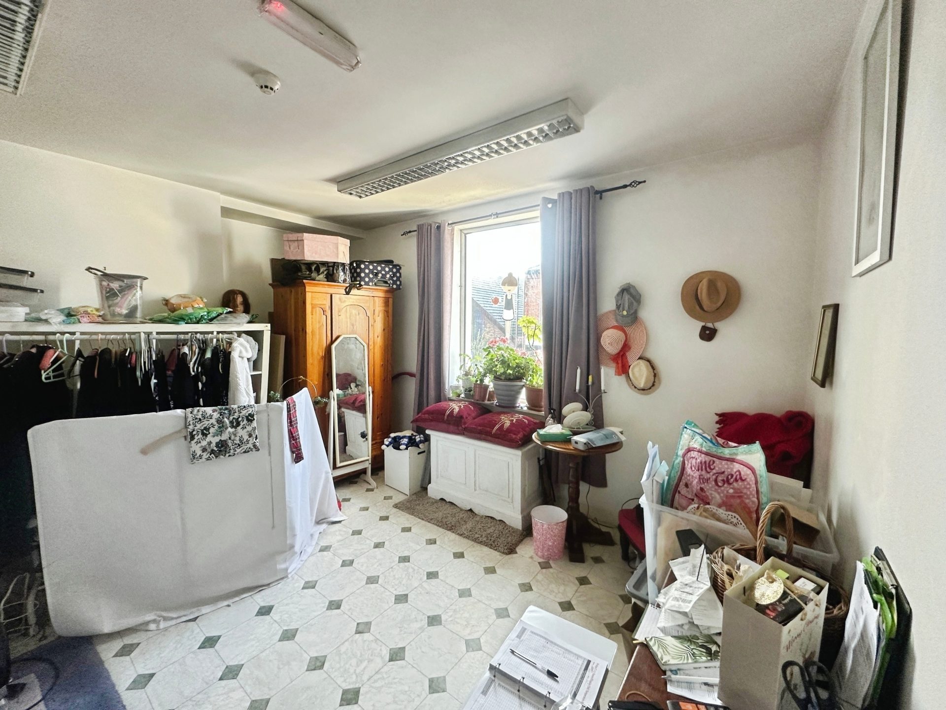 Photo 12