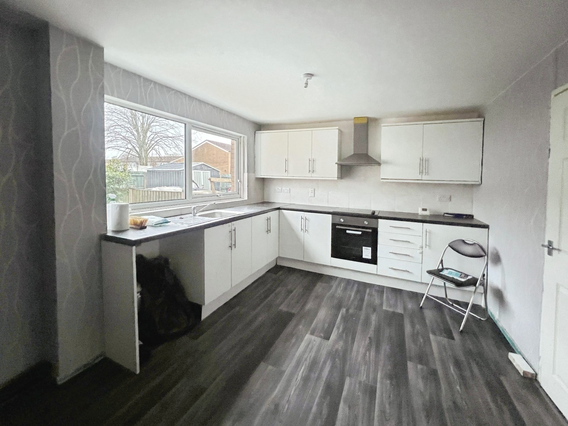 Kerry Grove, Tonge Fold