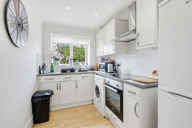 Leigh Road, Leigh-on-sea, SS9 1
