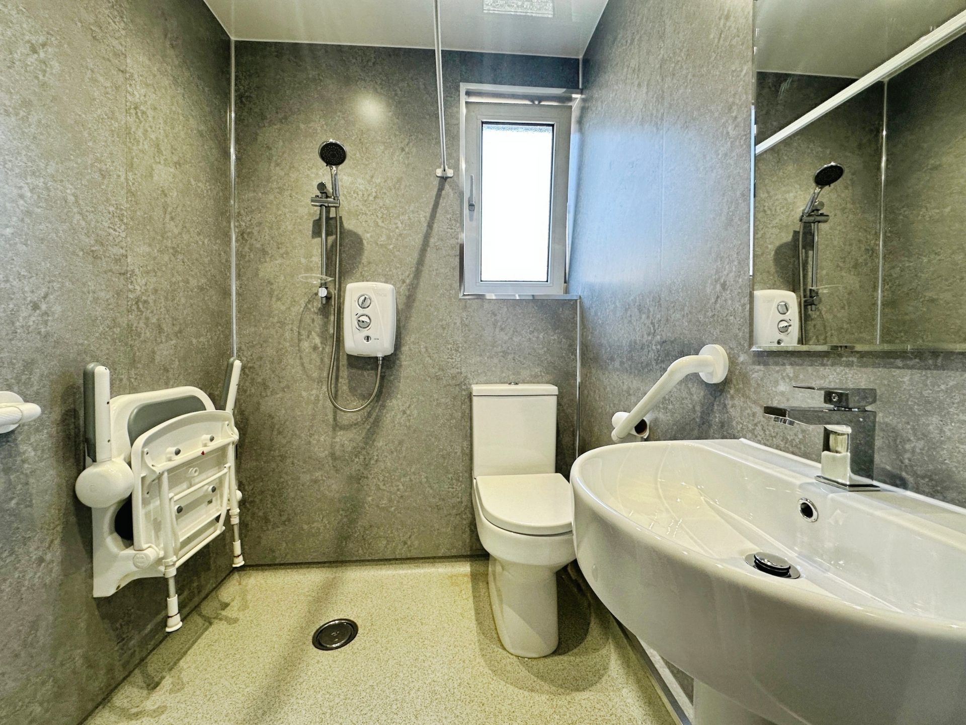 Photo 6