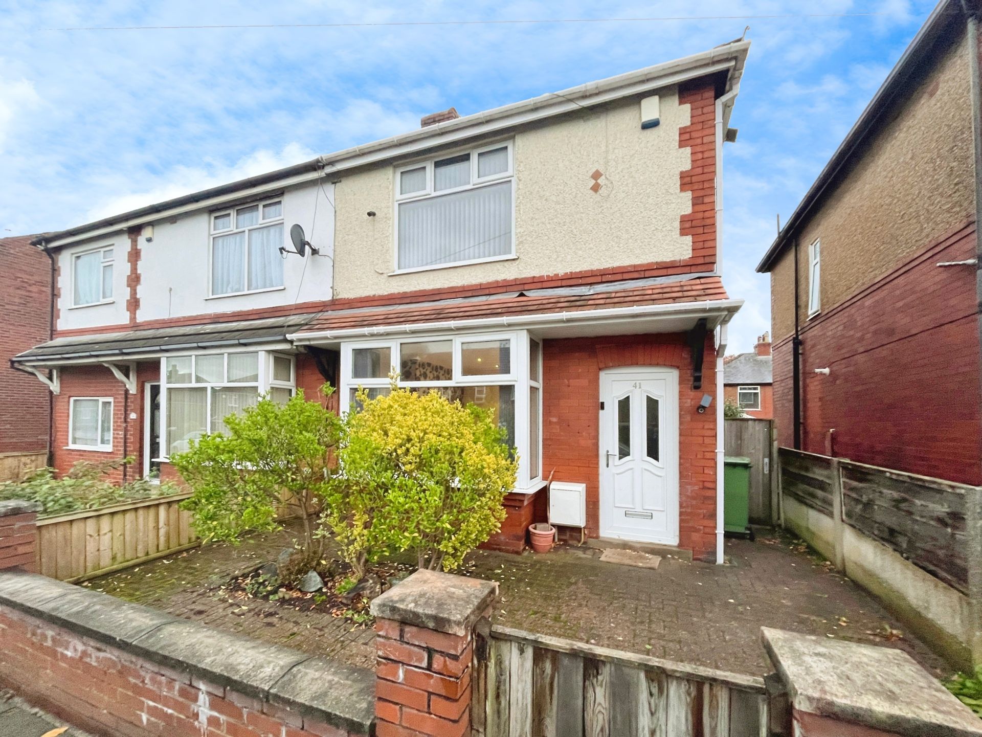 Crompton Avenue, Breightmet