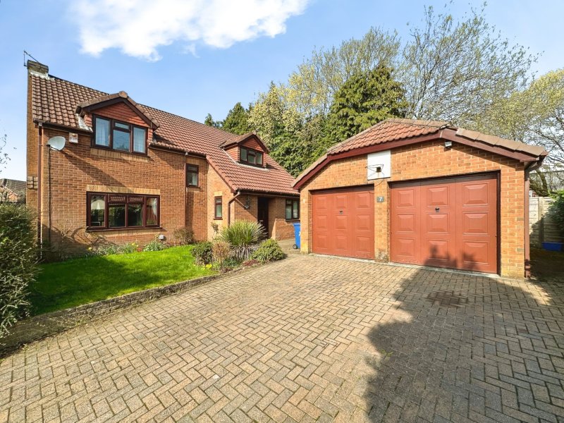 Tintagel Court, Radcliffe