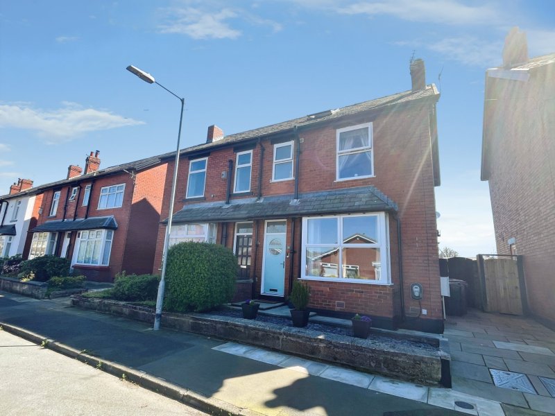 Heaton Avenue, Heaton