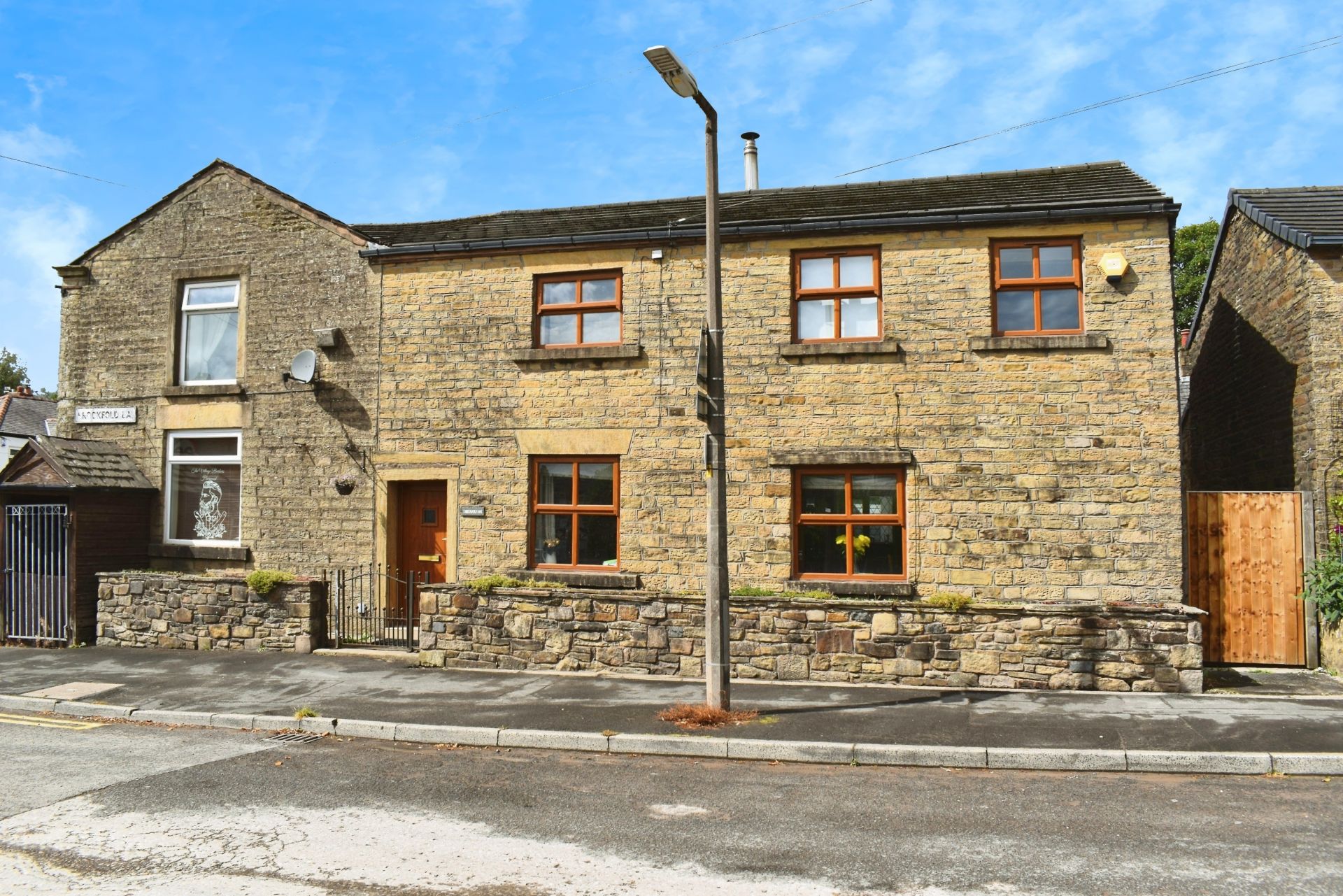 Brookfold Lane, Harwood