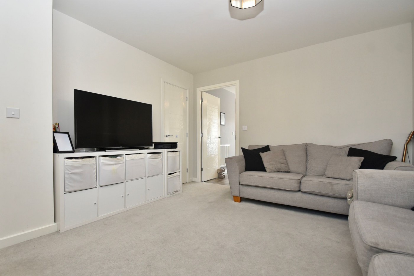 3 bedroom house in Grayling Close, Little Paxton