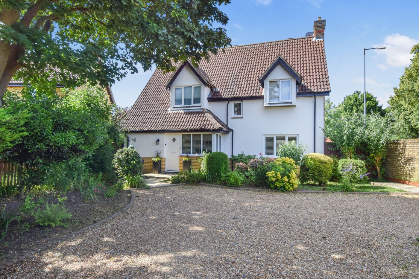 4 bedroom house in Tawny Crescent