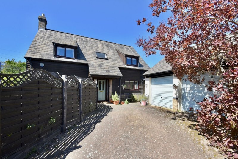 3 bedroom house in St. Thomas, Eltisley