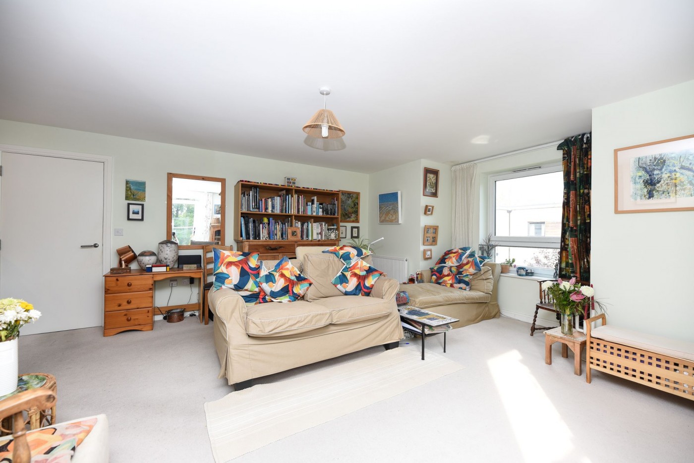 2 bedroom flat in Brookside, Park Square Brookside
