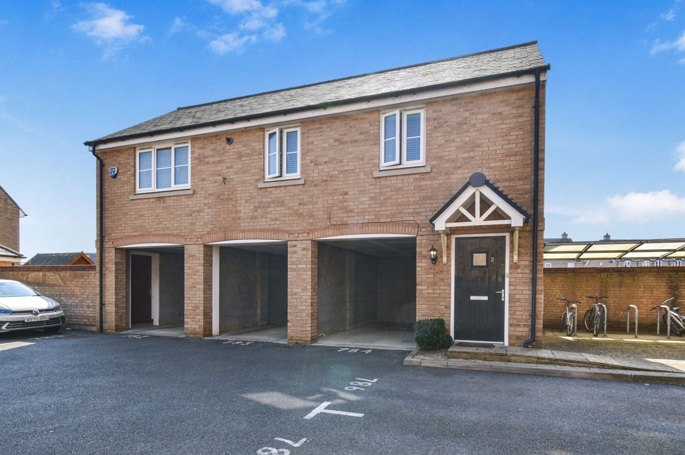2 bedroom coach house in Hawking Drive