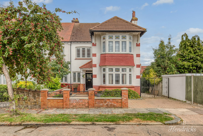 St. Davids Drive, Leigh-on-Sea, SS9 3