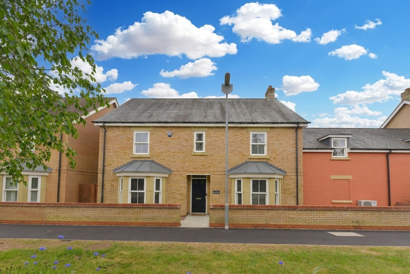 5 bedroom house in Devon Drive