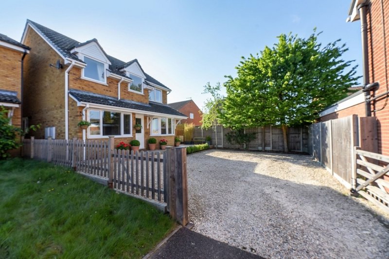 4 bedroom house in Levers Water, Huntingdon