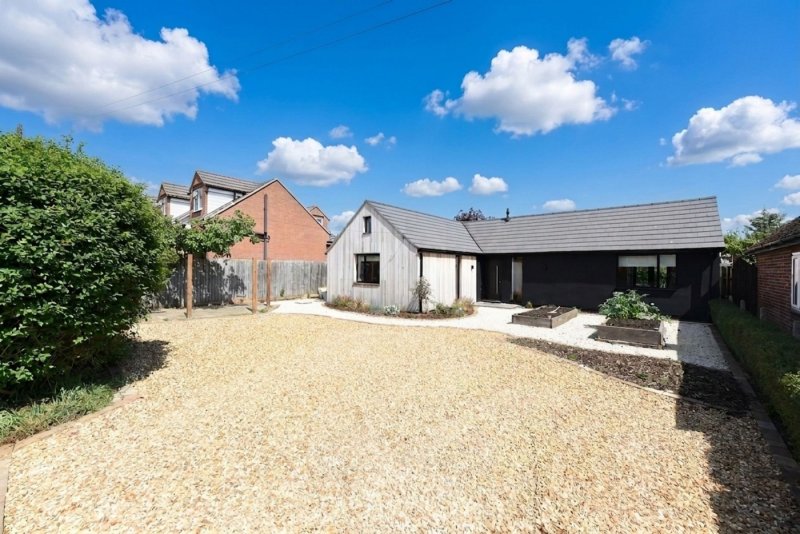 3 bedroom house in Mill Close, Hartford