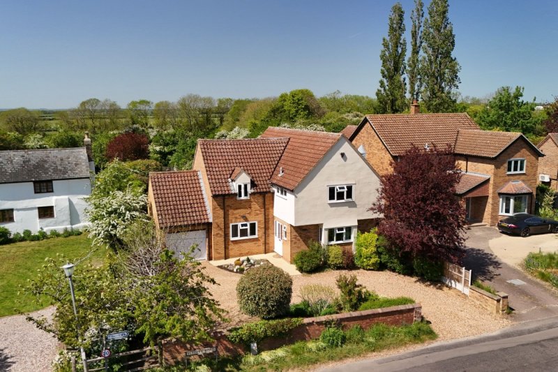 4 bedroom house in Eltisley Road, Great Gransden