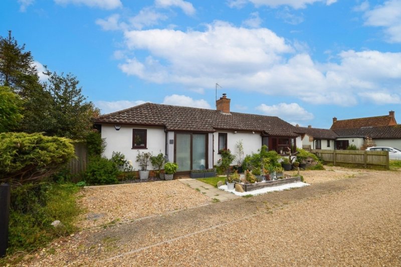 3 bedroom bungalow in Green Close, Great Staughton