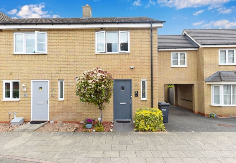 2 bedroom house in Stokes Drive, Godmanchester