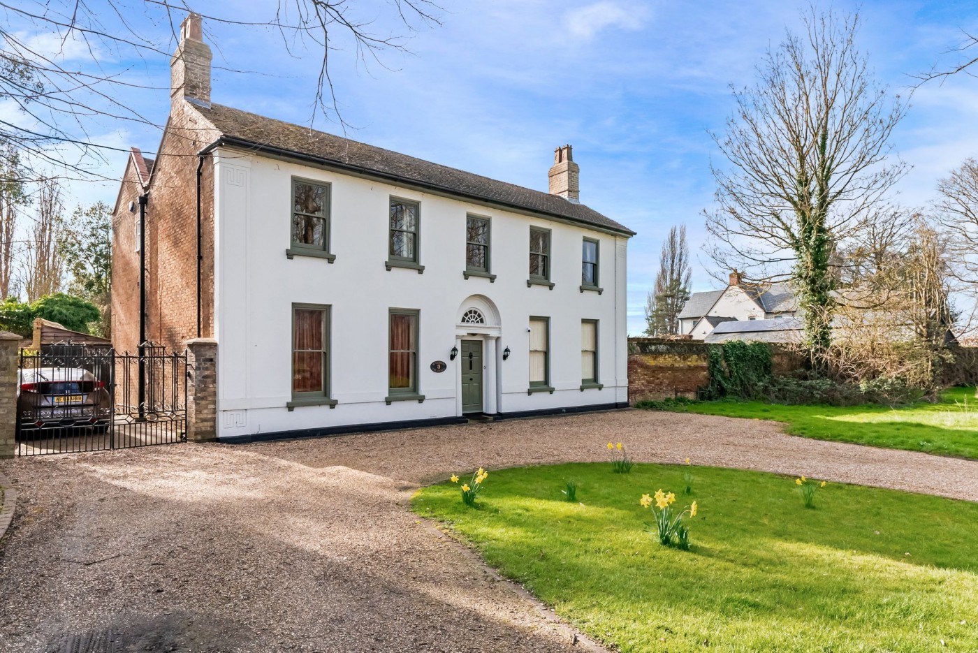 5 bedroom house in The Avenue