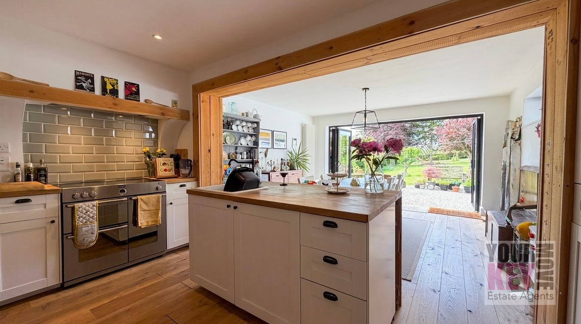 3 bedroom house in Railway Hill, Barham, Canterbury, Kent CT4 6PZ