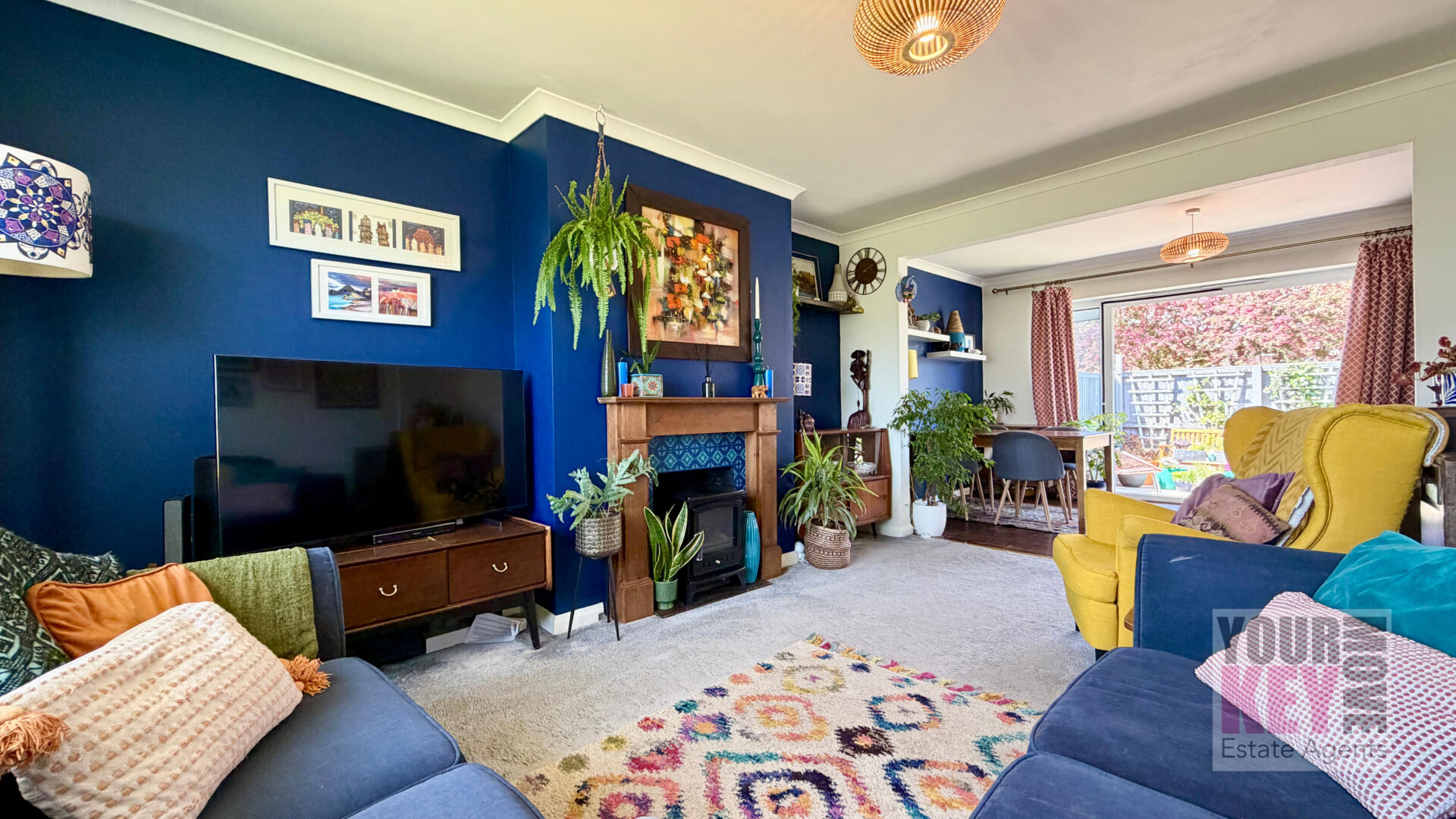 2 bedroom house in Firs Close, Folkestone, Kent, CT19 4HZ
