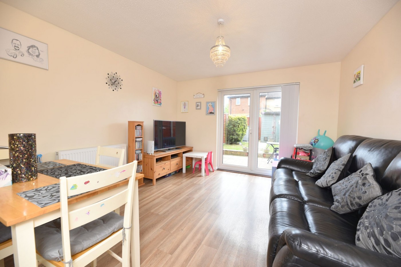 2 bedroom house in Tennyson Avenue, Biggleswade