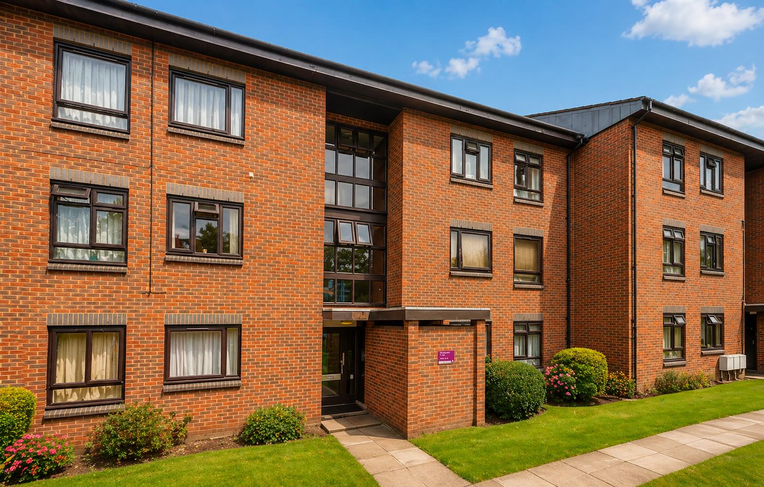 3 bedroom Flat - Friern Park