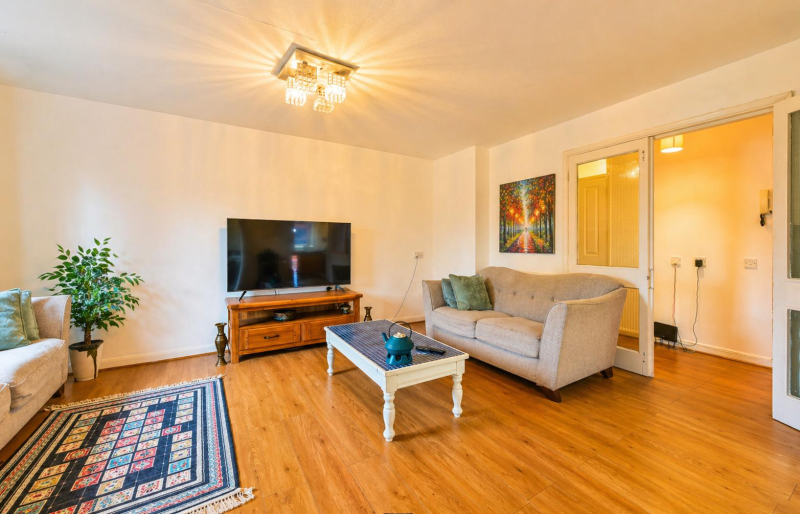 3 bedroom Flat - Friern Park