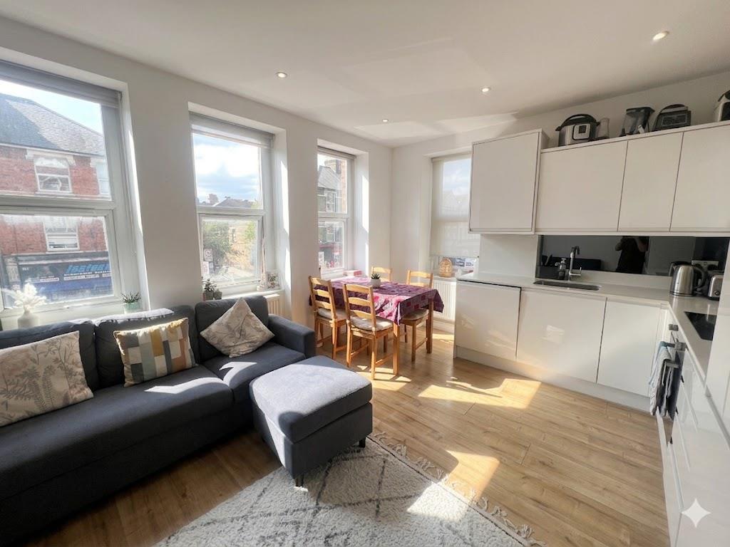 1 bedroom Flat - 34-35 Grand Parade