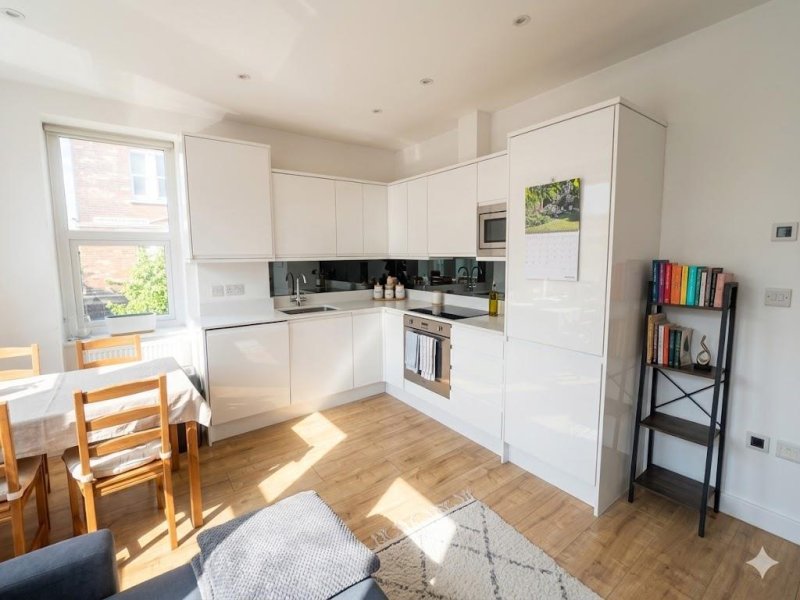 1 bedroom Flat - 34-35 Grand Parade