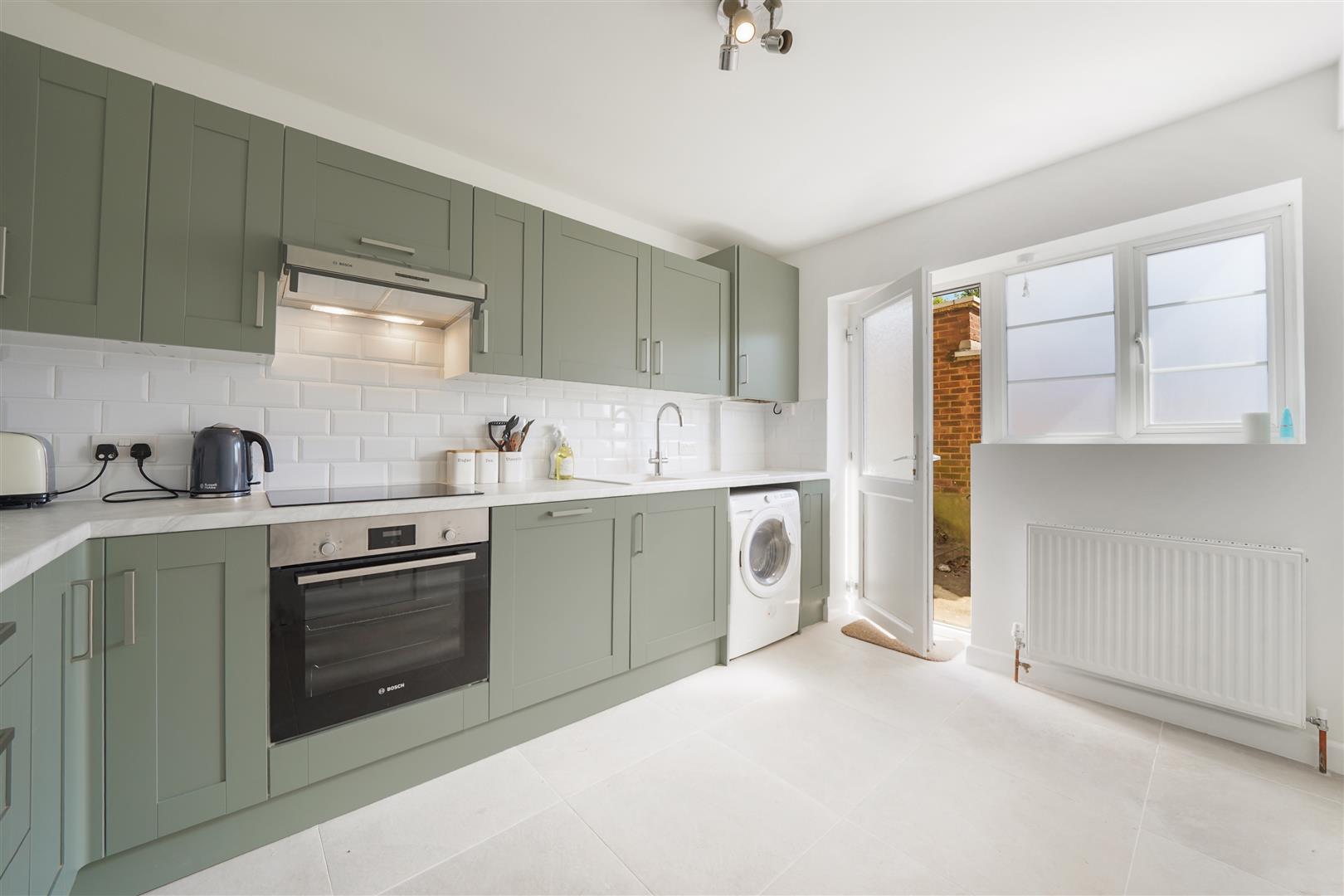 2 bedroom Flat - Bittacy Hill