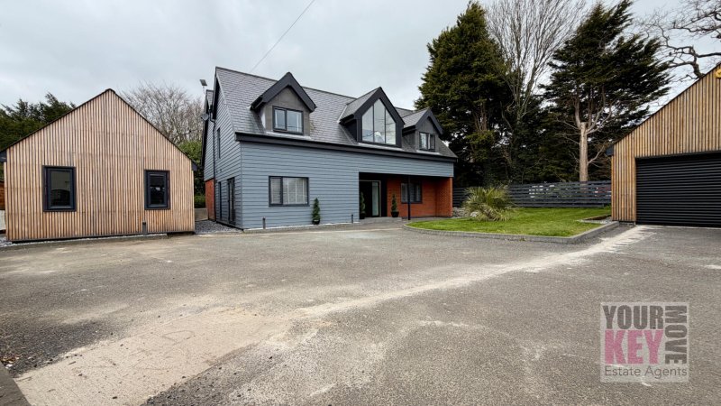 4 bedroom house in Stone Street, Westernhanger, Hythe, Kent CT21 4HT
