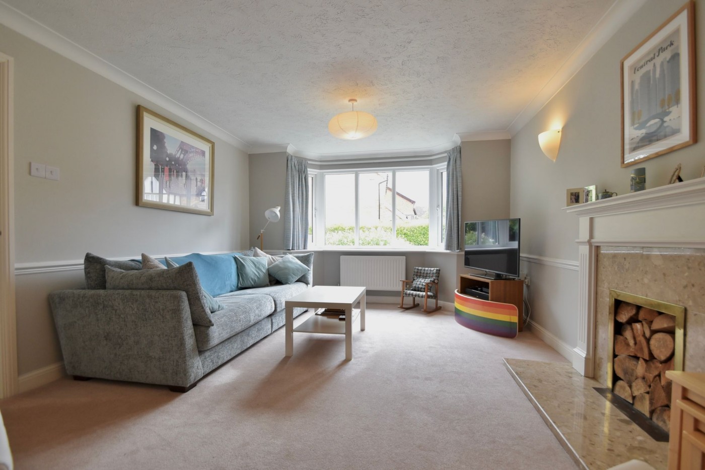 4 bedroom house in Hawkesford Way