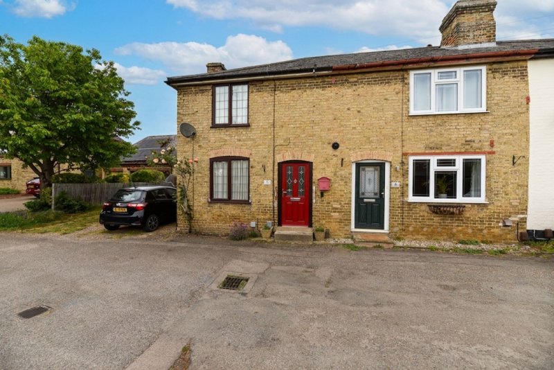 2 bedroom house in Hall Green Lane, Fenstanton