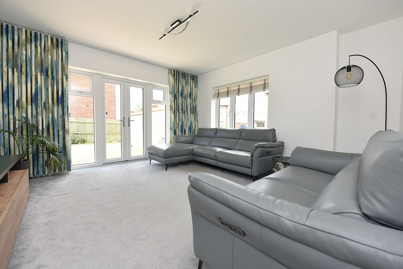 4 bedroom house in Ailwyn Road, St. Neots