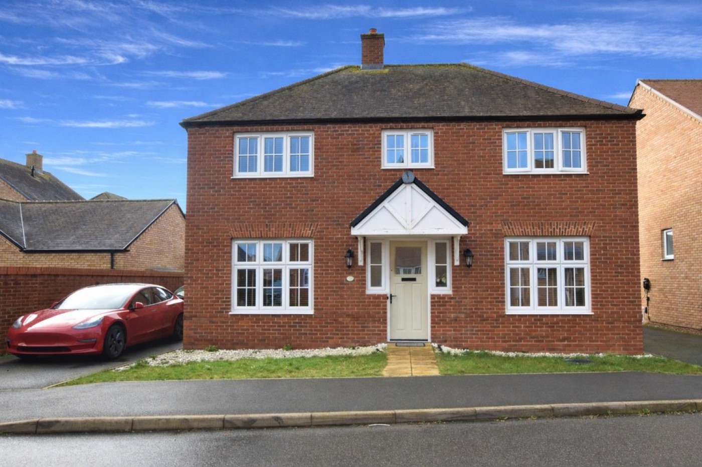 4 bedroom detached house in Bardolph Way