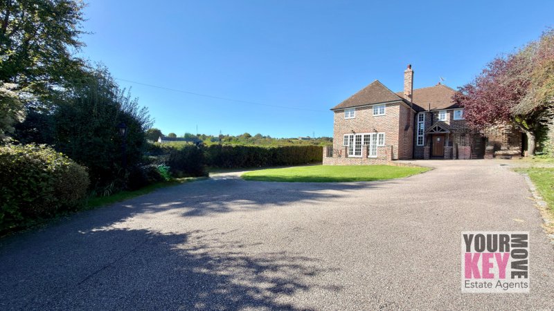 4 bedroom house in Canterbury Road, Elham, Canterbury, Kent CT4 6UE
