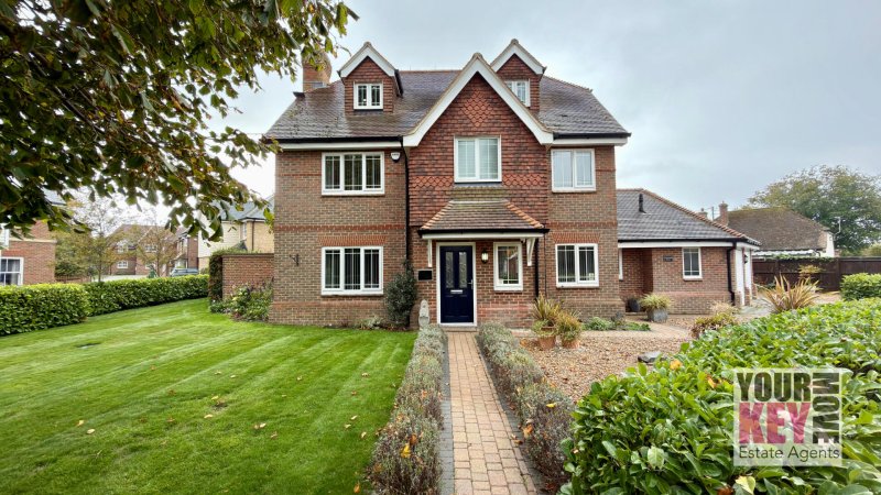 5 bedroom house in Rolfe Lane, New Romney, Kent TN28 8JL