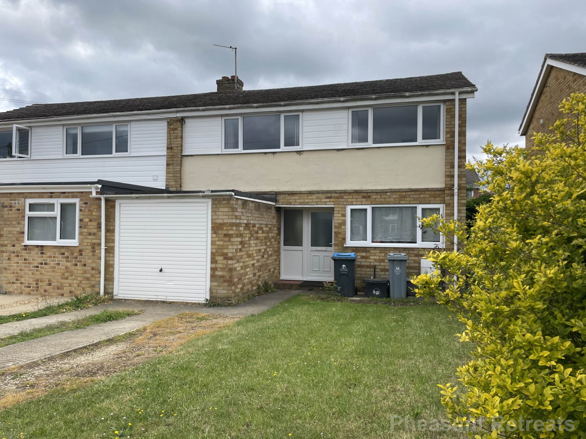 Holfield Road, Witney