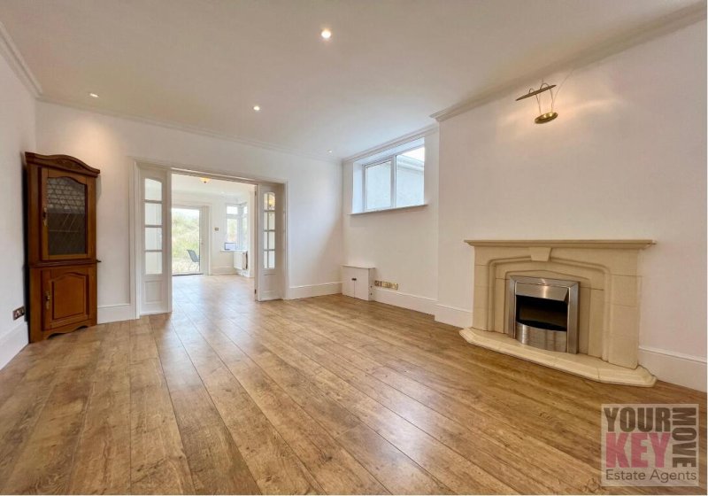6 bedroom house in Greatstone, New Romney, Kent TN28 8NP