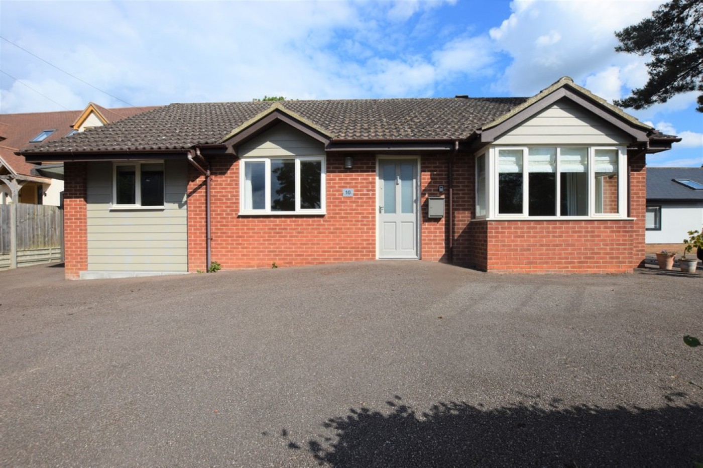 2 bedroom detached bungalow in Pringle Way, Little Stukeley
