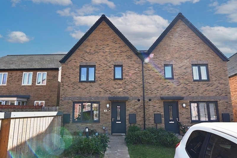 2 bedroom house in Bramley Way, St. Neots