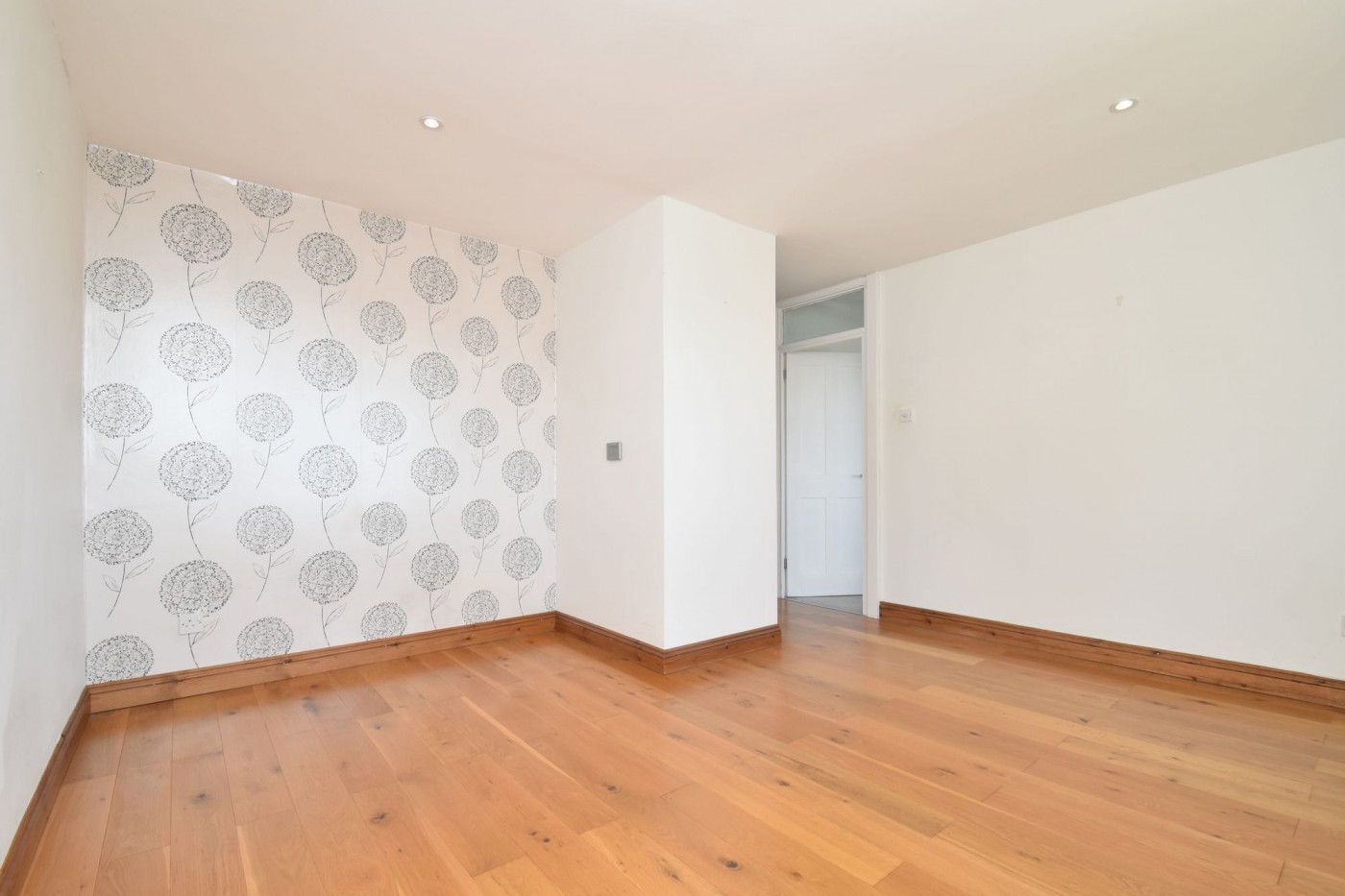1 bedroom flat in Limes Park Road, St. Ives