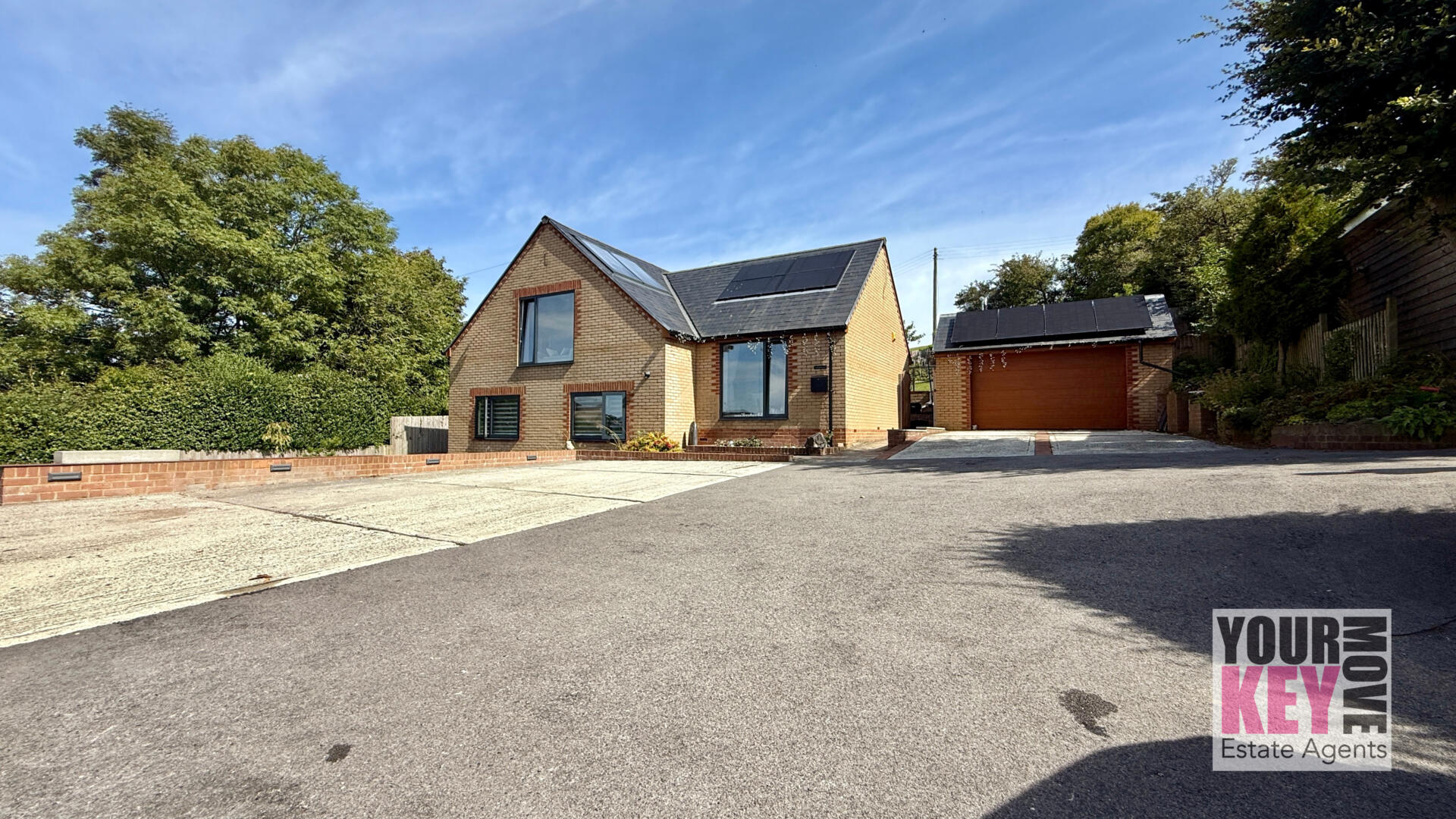 3 bedroom house in Canterbury Road, Folkestone, Kent CT18 7EQ