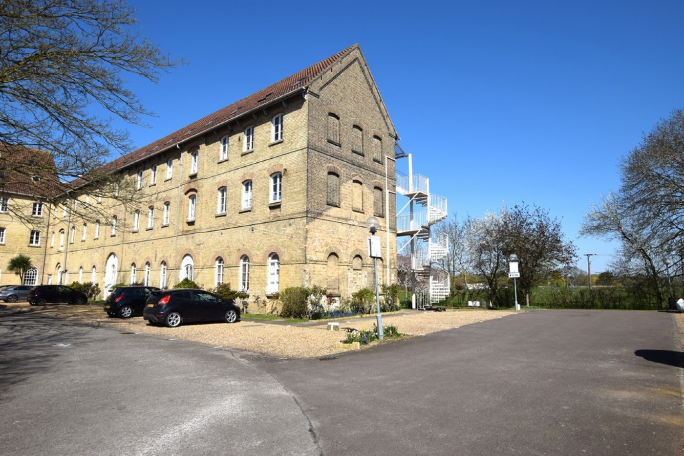 2 bedroom apartment in Bridge Place