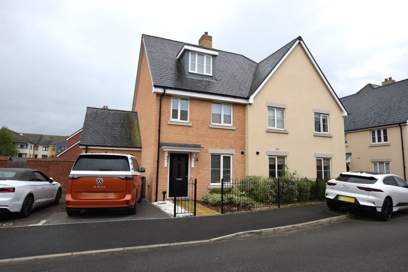 3 bedroom town house in Parry Rise